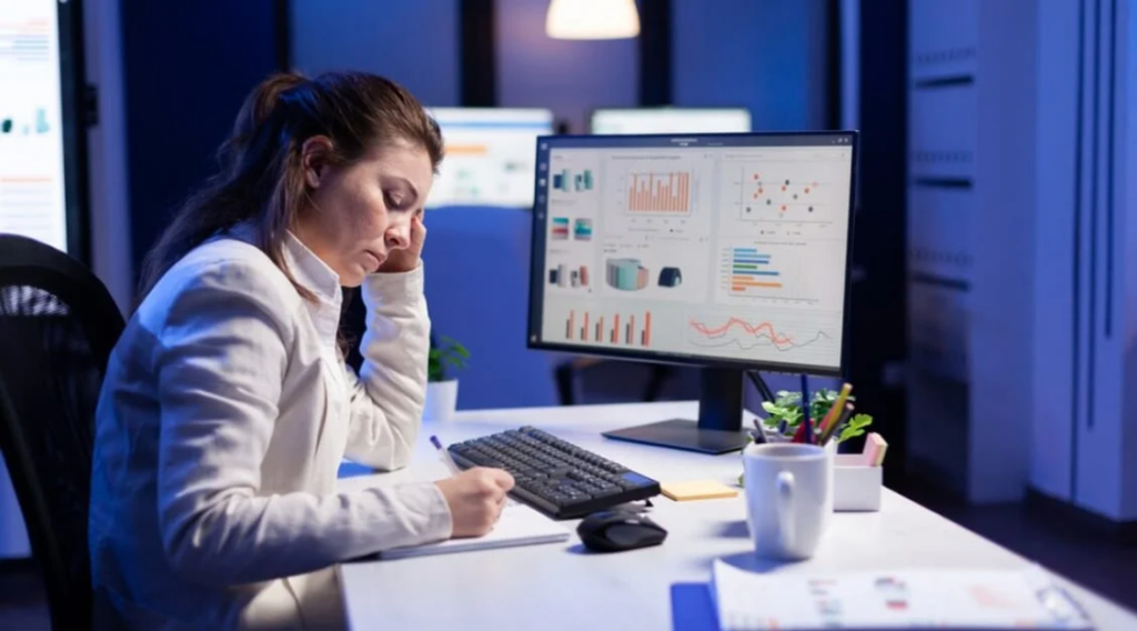 Customer data platform dashboard for data management and governance
